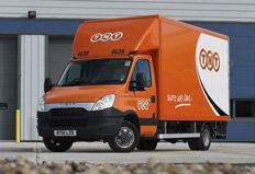 TNT Express picks up 10 Iveco Dailys